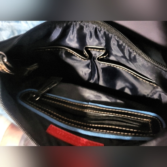 Tommy Hilfiger- NWOT- Black/White Logo, Leather Hobo Shoulder Bag - Picture 5 of 8